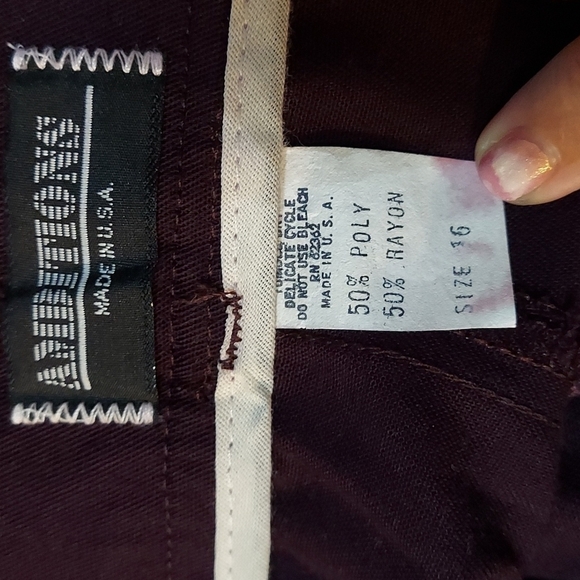 AMBITIONS Made in the USA Eggplant Shorts Size 16 - Picture 4 of 4